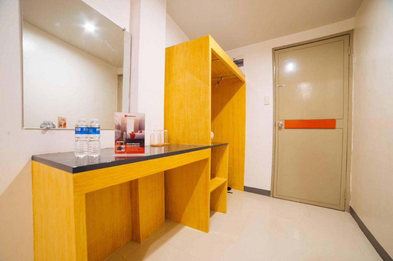 레드도어즈 플러스 니어 산 페드로 카테드랄 호텔 Davao City 외부 사진